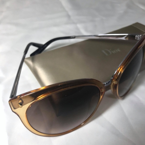 BNIB Dior Frozen1 display picture 1